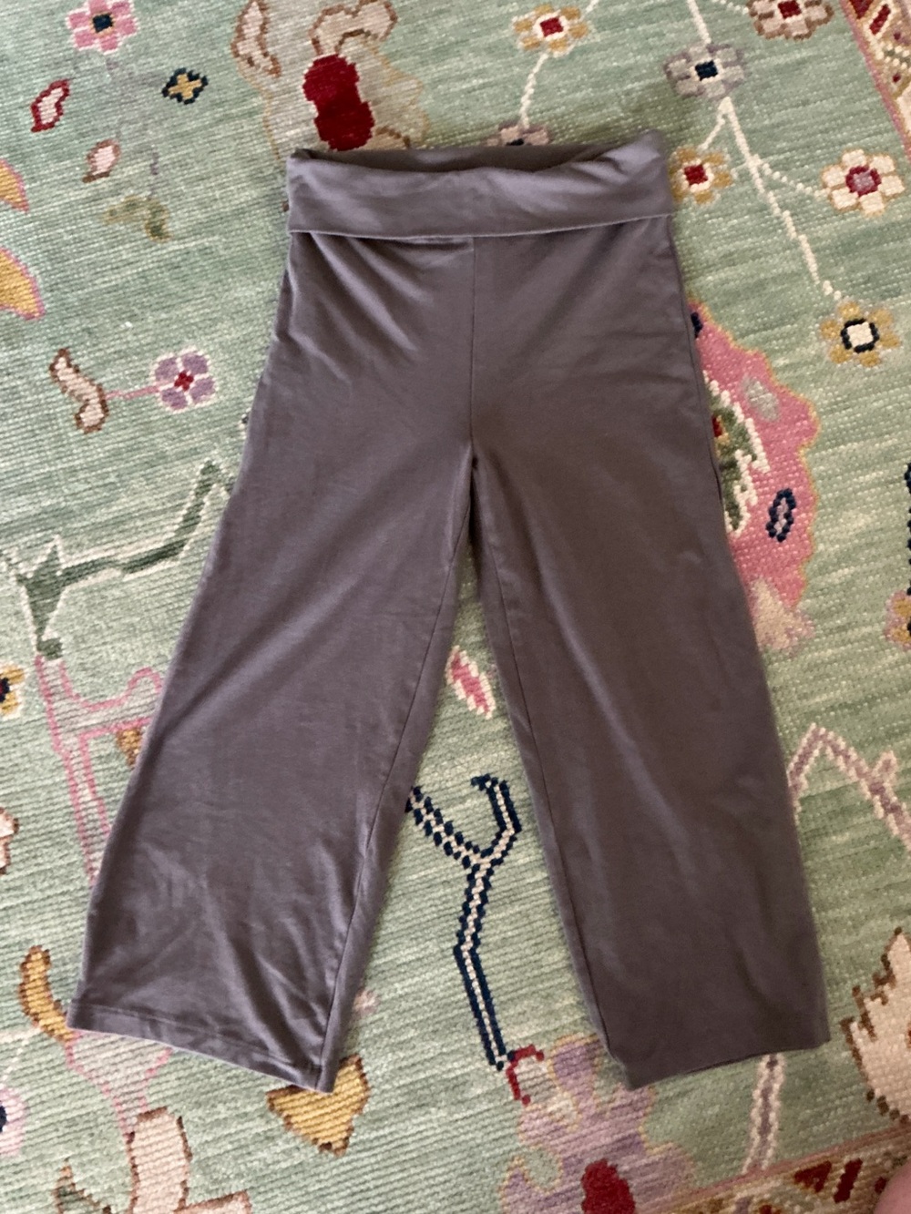 Zenana Outfitters Women's Cropped, Wide Leg Yoga/Lounge Pants in Gray, S